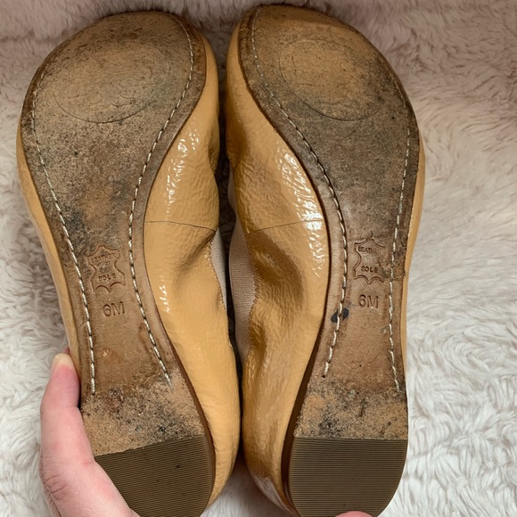 ⭐️ Tory Burch Nude Patent Leather Flats ⭐️ - Picture 4 of 6